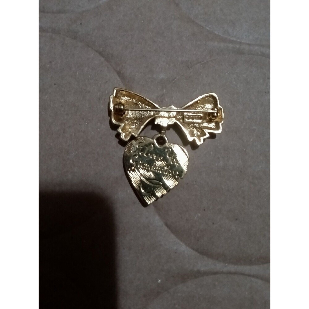 Vintage Avon I Love You GrandMother Heart Bow Charm Gold Tone Pin Brooch D2 - Picture 2 of 2